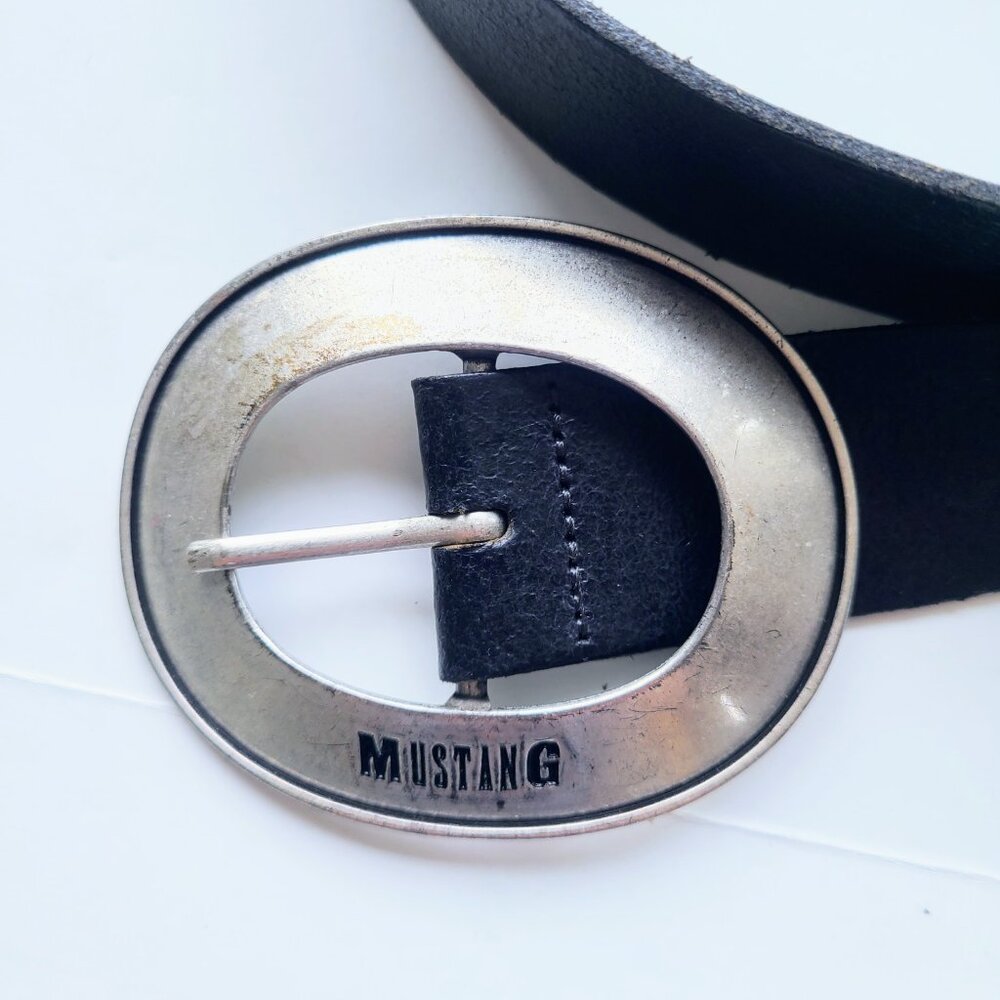 Mustang Silver Buckle Black Leather Belt - Picture 2 of 6